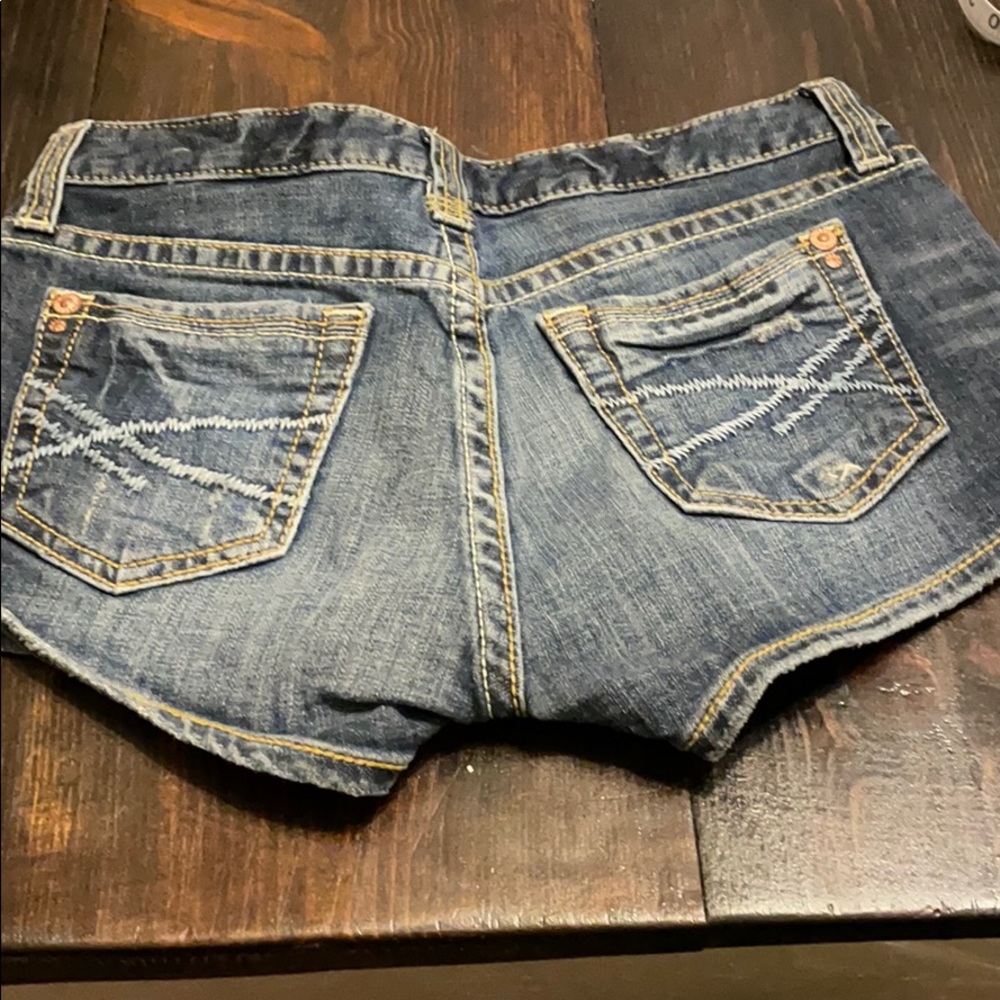 Shorts - Picture 4 of 7